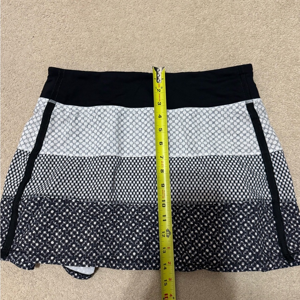 Lululemon pace rival skirt II size 8 vvguc - Picture 6 of 6